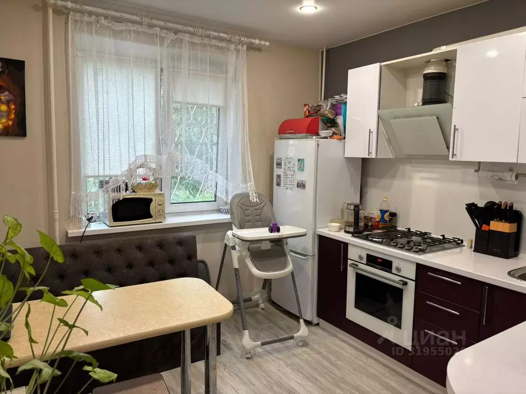 2-к кв. Вологодская область, Череповец ул. Белинского, 25 (52.5 м) - Фото 1