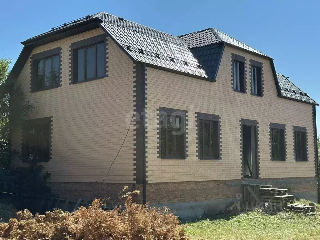 Дом в Ингушетия, Назрань Северная ул. (252 м) - Фото 1