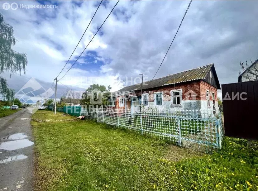 Дом в село Собчаково, улица Бутырки, 26 (40 м) - Фото 0