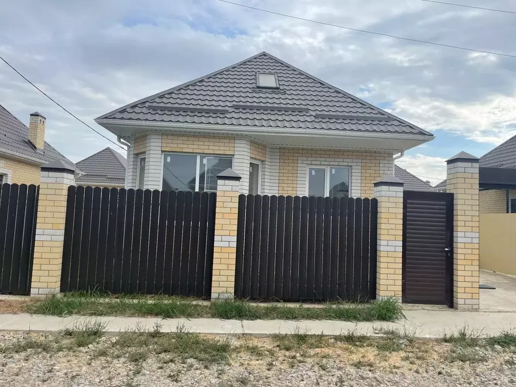 Дом в Краснодарский край, Краснодар пл. Главная городская (120 м) - Фото 1