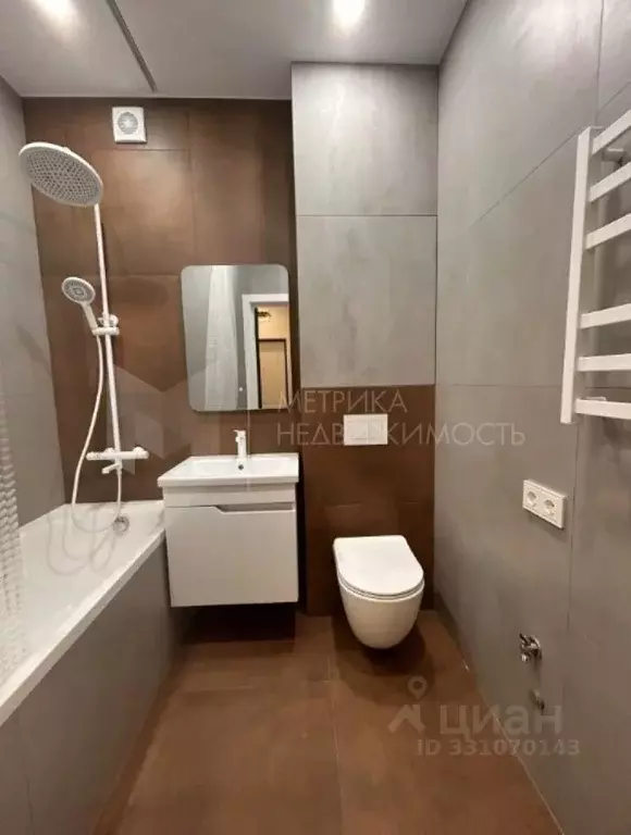 Студия Тюменская область, Тюмень Дамбовская ул., 29к3 (39.22 м) - Фото 1
