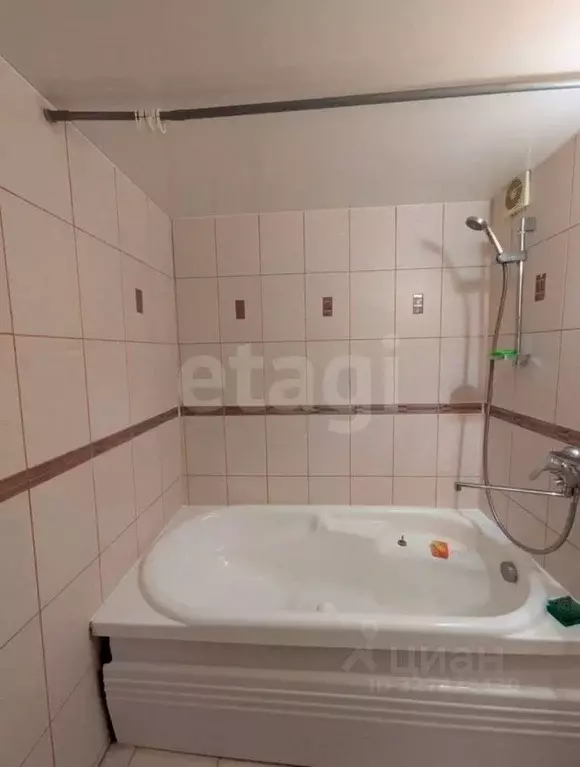 3-к кв. Псковская область, Псков ул. Рокоссовского, 10 (64.6 м) - Фото 2