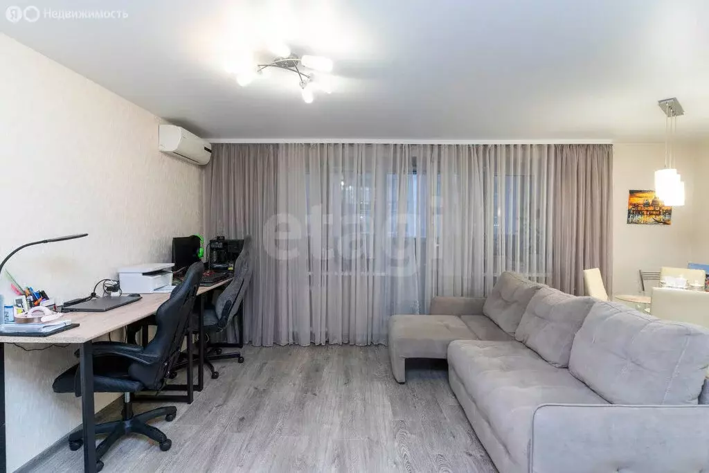 1-комнатная квартира: Тюмень, улица Станислава Карнацевича, 14 (49 м) - Фото 1