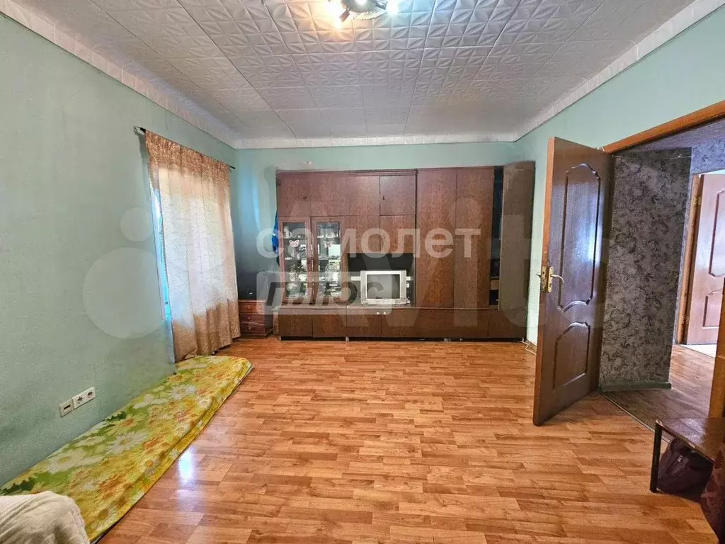 Комната 33,7 м в 6-к., 2/3 эт. - Фото 1