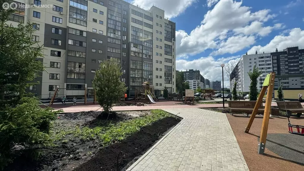 4-комнатная квартира: Челябинск, улица Дмитрия Неаполитанова, 44 ... - Фото 1