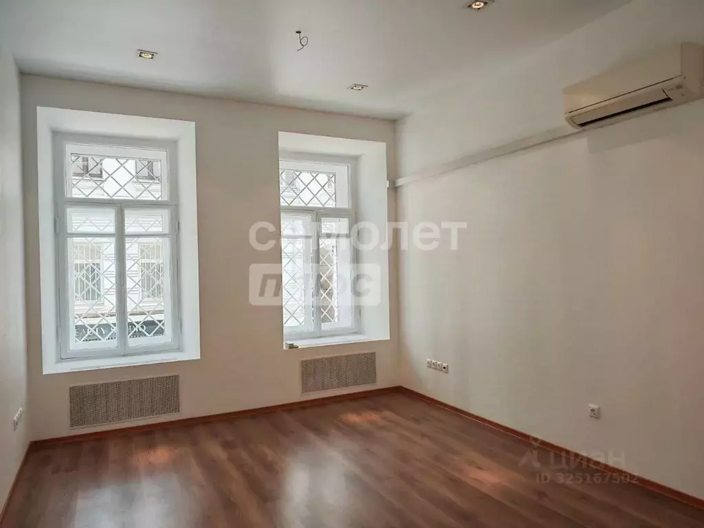 Помещение свободного назначения в Москва Тверская ул., 12С7 (19 м) - Фото 1