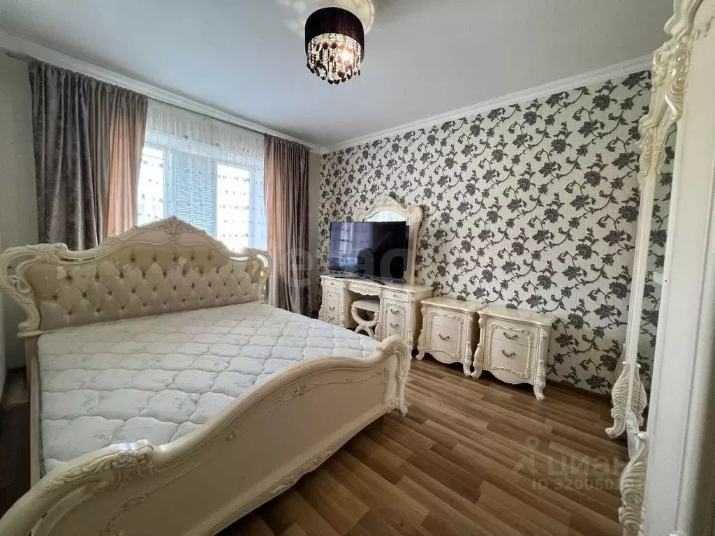 2-к кв. Карачаево-Черкесия, Черкесск Пушкинская ул., 117 (70.0 м) - Фото 0
