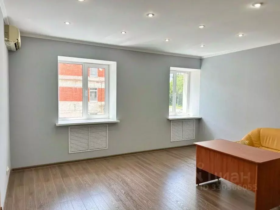Офис в Саратовская область, Саратов ул. Танкистов, 84 (54 м) - Фото 1