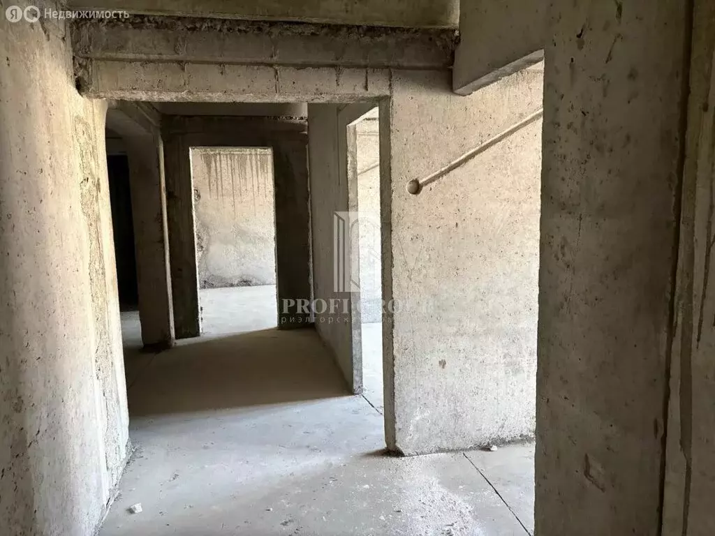 3-комнатная квартира: Каспийск, улица Магомедали Магомеджановa, 18к7 ... - Фото 2