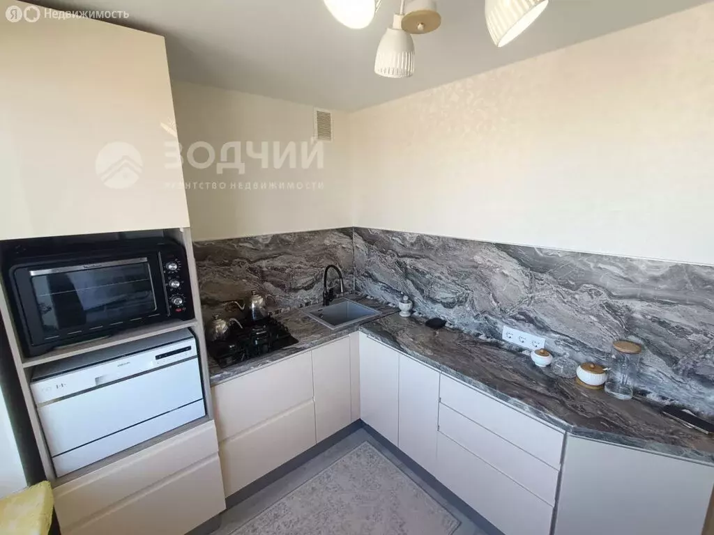 3-комнатная квартира: Новочебоксарск, Комсомольская улица, 2 (58.3 м) - Фото 0