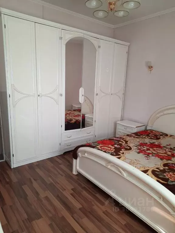 2-к кв. Крым, Симферополь ул. Титова, 47 (80.0 м) - Фото 0