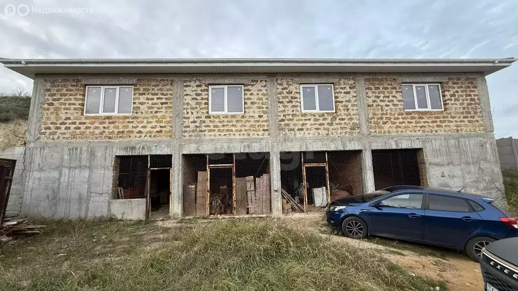 Дом в Симферопольский район, Мирновское сельское поселение, село ... - Фото 1