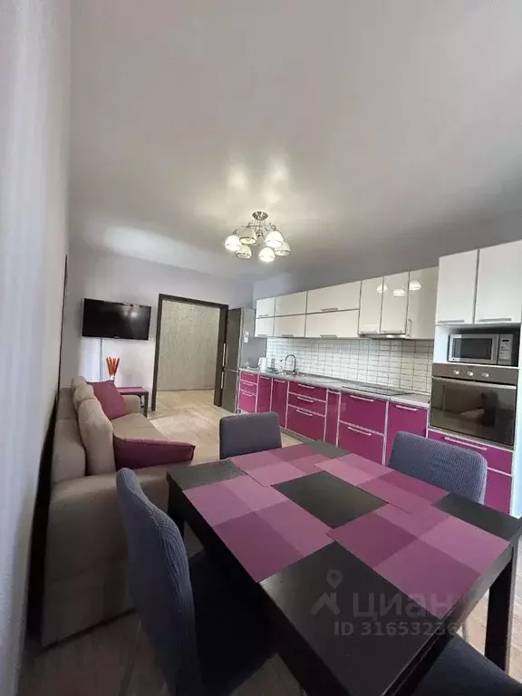 2-к кв. Иркутская область, Иркутск ул. Трилиссера, 8/1 (68.0 м) - Фото 0