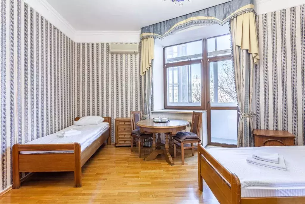Комната Москва Чистопрудный бул., 11С1 - Фото 1