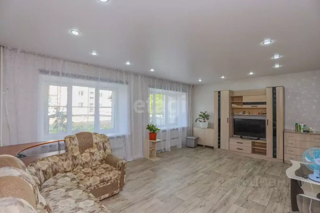 2-к кв. Иркутская область, Ангарск 12А мкр, 7 (67.9 м) - Фото 0