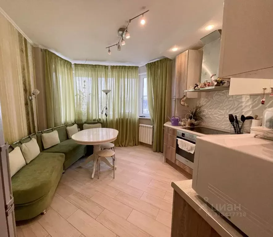 2-к кв. Московская область, Красногорск ул. Имени Зверева, 8 (60.0 м) - Фото 0