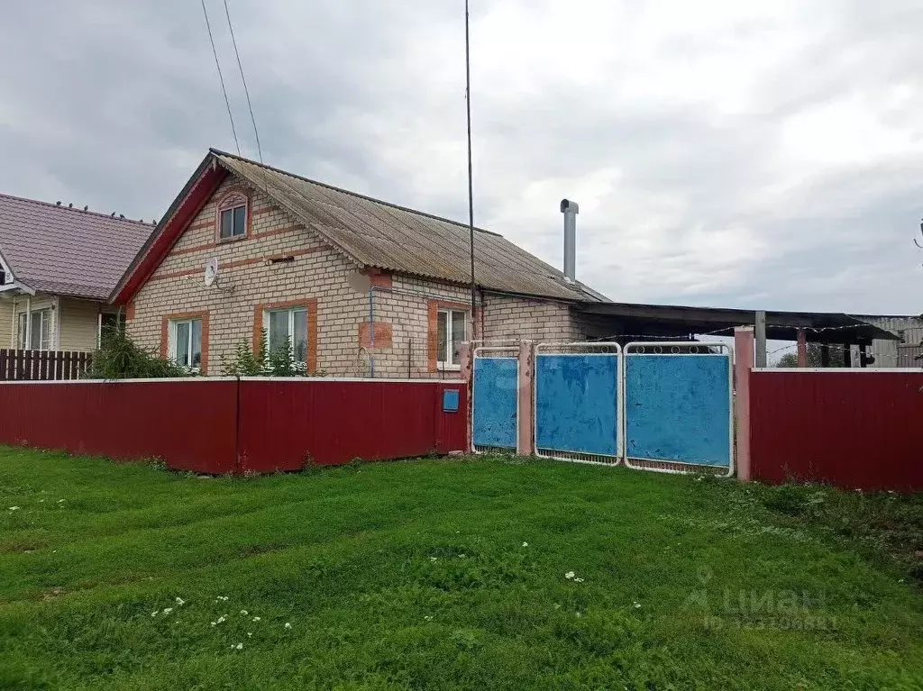Дом в Башкортостан, Стерлитамакский район, Алатанинский сельсовет, с. ... - Фото 1