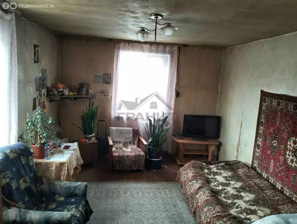 Дом в Новгородская область, рабочий посёлок Крестцы, улица Инициаторов ... - Фото 1