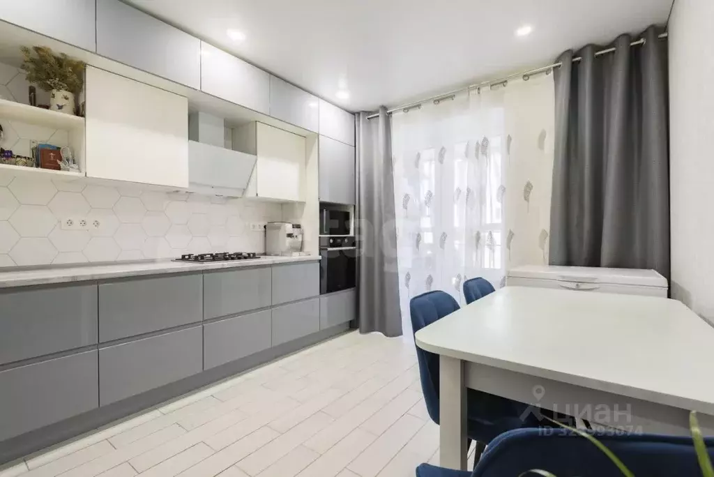 2-к кв. Татарстан, Казань ул. Азата Аббасова, 10 (51.0 м) - Фото 1