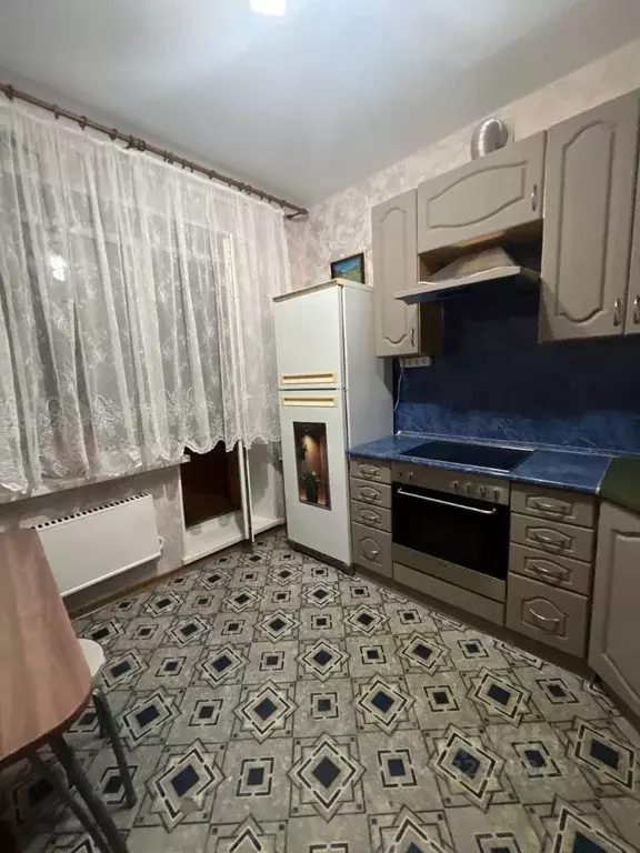 2-к кв. Ханты-Мансийский АО, Сургут Быстринская ул., 4 (77.0 м) - Фото 1