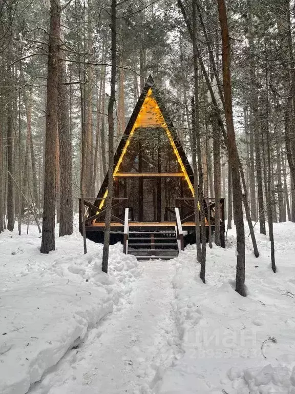 Дом в Кабардино-Балкария, Эльбрусский район, с. Терскол ул. Чегет, 1А ... - Фото 0