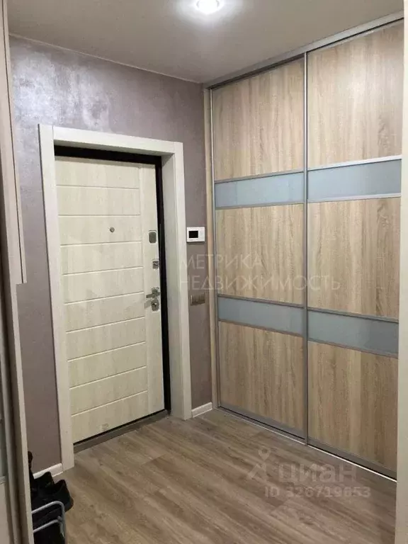 2-к кв. Тюменская область, Тюмень ул. Федюнинского, 64 (72.8 м) - Фото 1