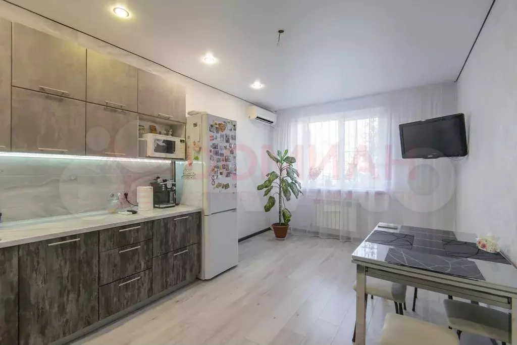 3-к. квартира, 85 м, 1/9 эт. - Фото 0