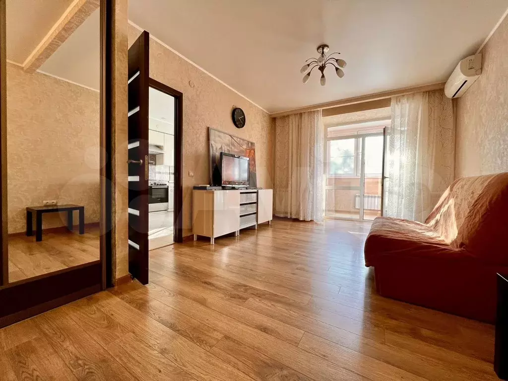 1-к. квартира, 50 м, 1/9 эт. - Фото 0