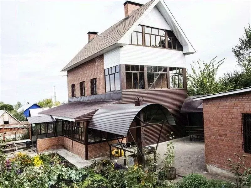 Дом в Самарская область, Новокуйбышевск Железнодорожная ул., 7 (240 м) - Фото 1