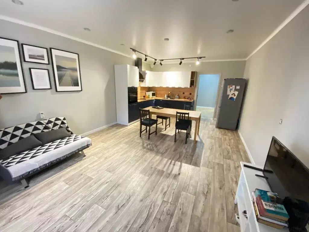 2-к кв. Астраханская область, Астрахань ул. Савушкина, 4к1 (98.4 м) - Фото 1