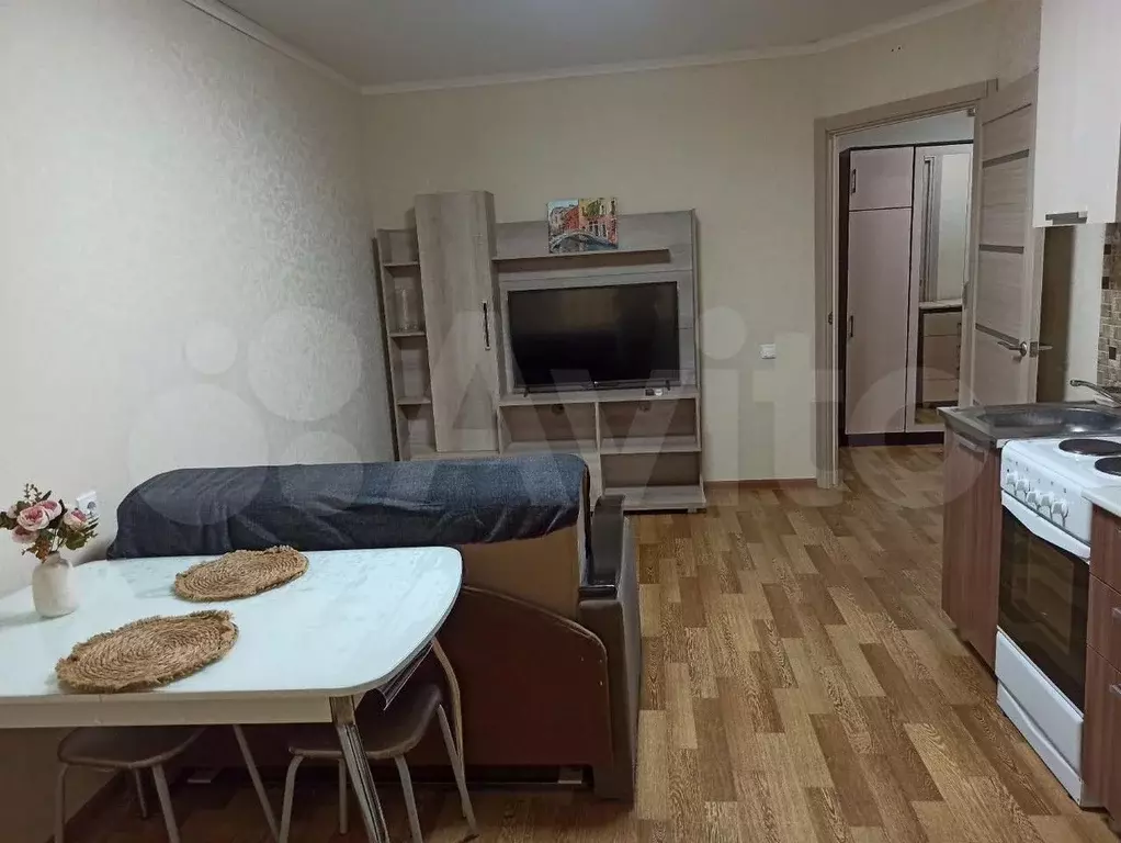 1-к. квартира, 45 м, 1/9 эт. - Фото 1