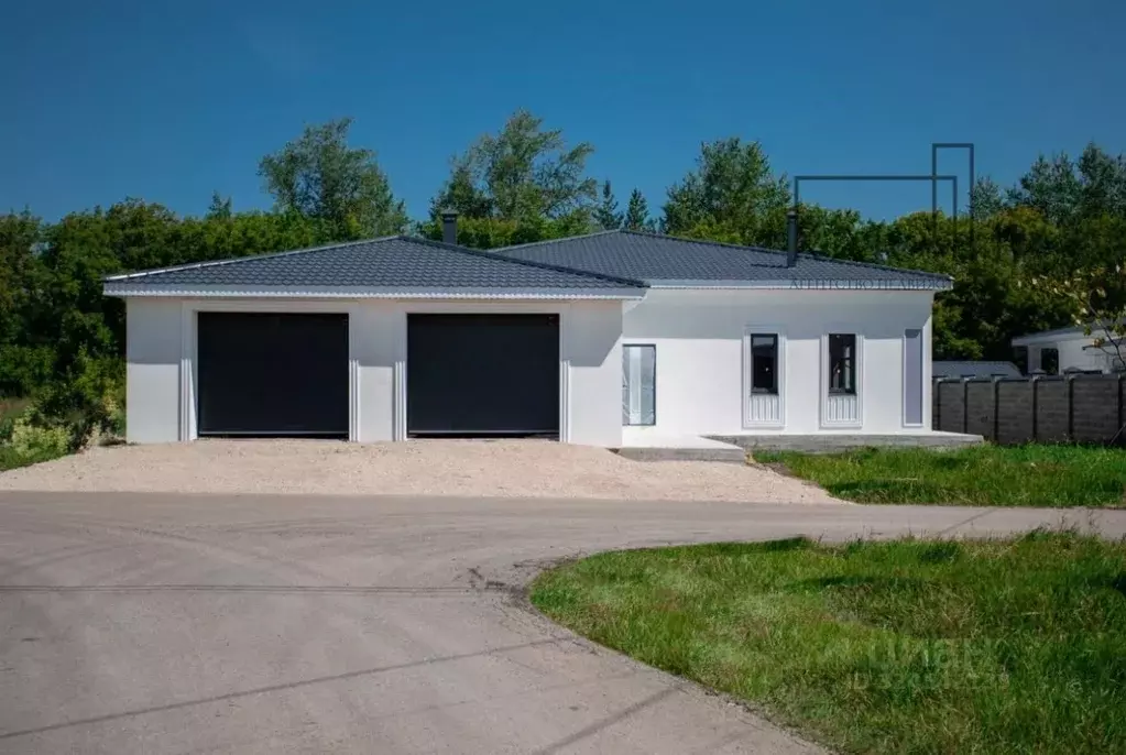 Дом в Челябинская область, Магнитогорск ул. Сергея Пускепалиса (295 м) - Фото 1