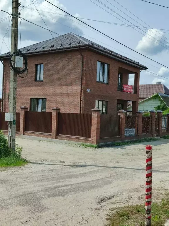 Дом в Брянская область, Брянск Донская ул., 68 (150 м) - Фото 1