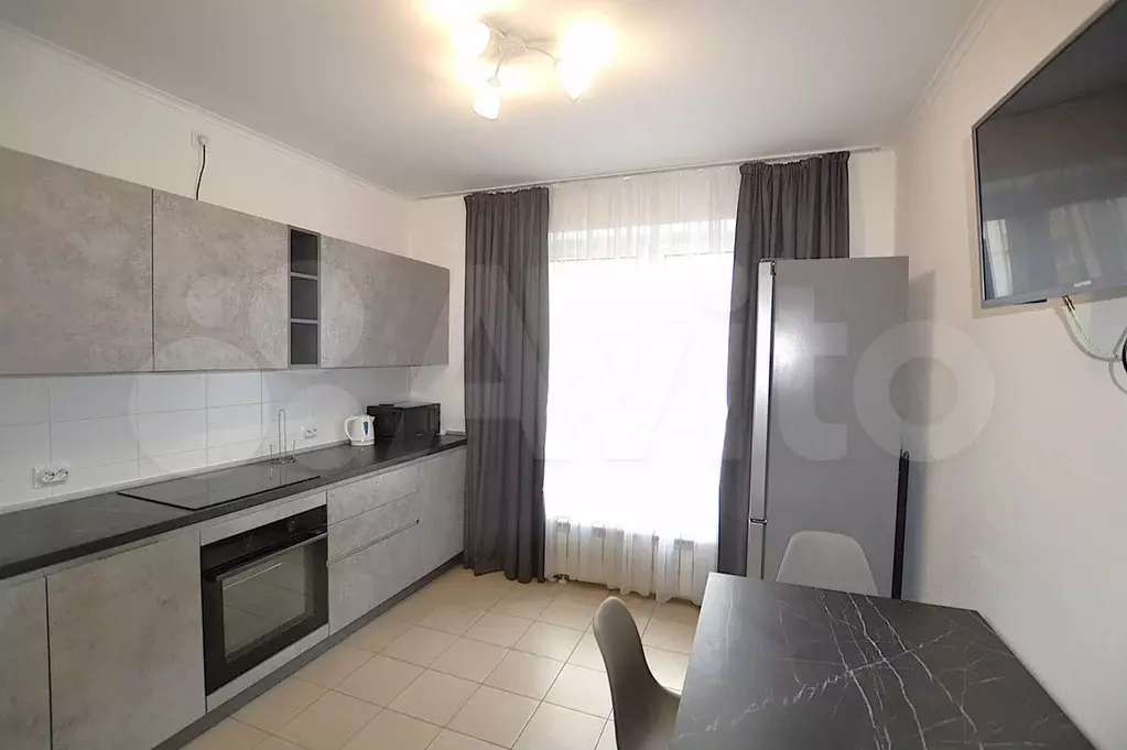 2-к. квартира, 58 м, 2/22 эт. - Фото 0