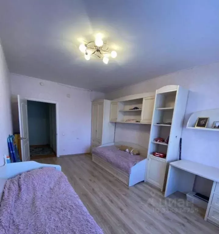 3-к кв. Белгородская область, Старый Оскол Степной мкр,  (98.5 м) - Фото 0