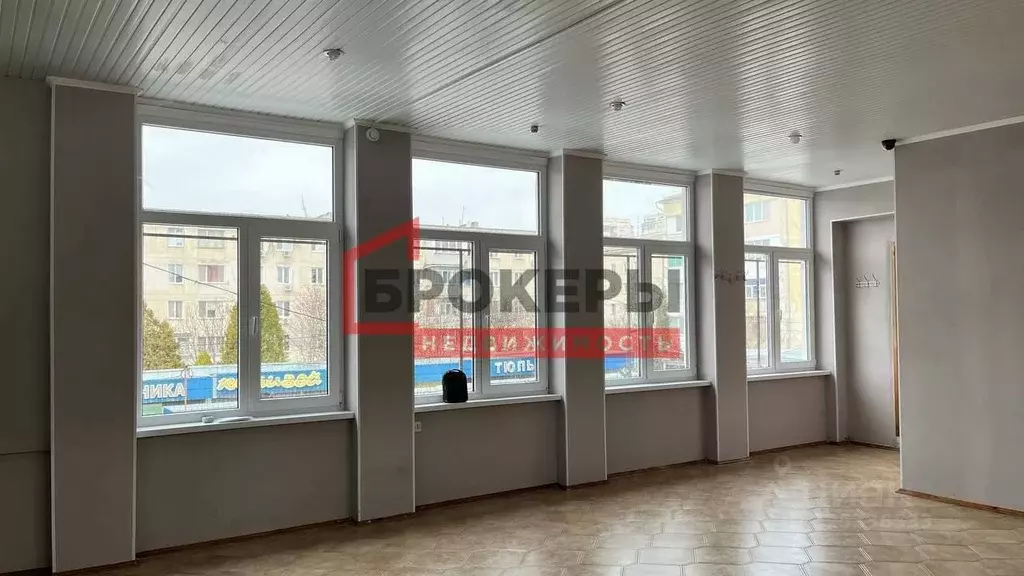 Помещение свободного назначения в Севастополь просп. Октябрьской ... - Фото 1