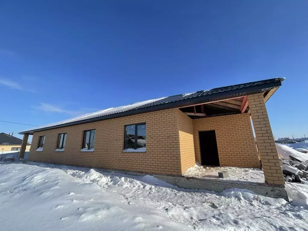 Дом в Оренбургская область, Оренбургский район, с. Подгородняя ... - Фото 1