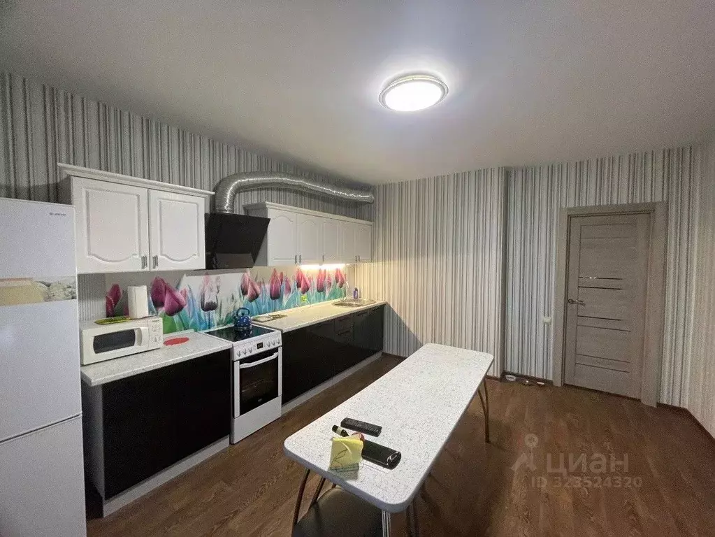 2-к кв. Волгоградская область, Волгоград ул. Землячки, 58к1 (103.1 м) - Фото 0