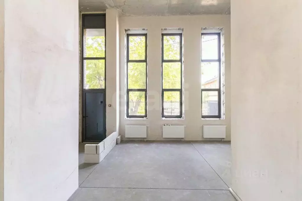 2-к кв. Тюменская область, Тюмень ул. Усиевича, 16 (80.0 м) - Фото 1