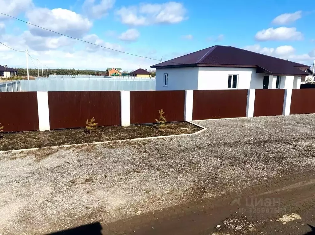 Дом в Ульяновская область, Чердаклинский район, Красноярское с/пос, с. ... - Фото 1