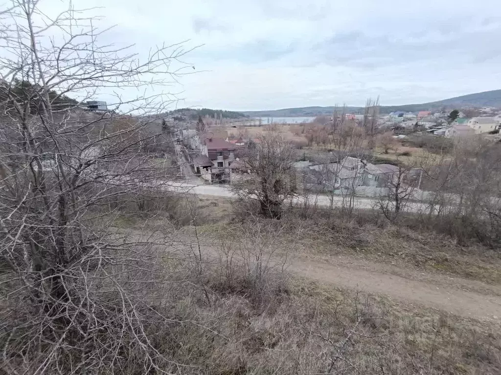 Участок в Крым, Симферопольский район, Добровское с/пос, Салгир ... - Фото 0