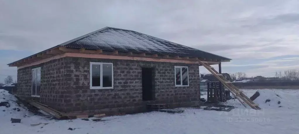 Участок в Хакасия, Усть-Абаканский район, с. Зеленое ул. Малиновая, 8 ... - Фото 0