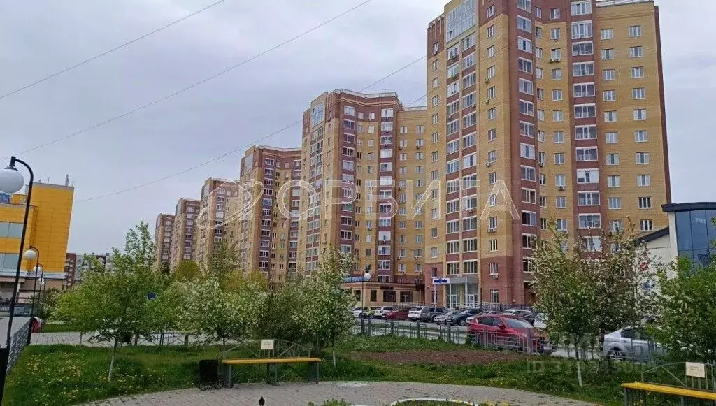 1-к кв. Тюменская область, Тюмень 6-й мкр, ул. Валерии Гнаровской, ... - Фото 0