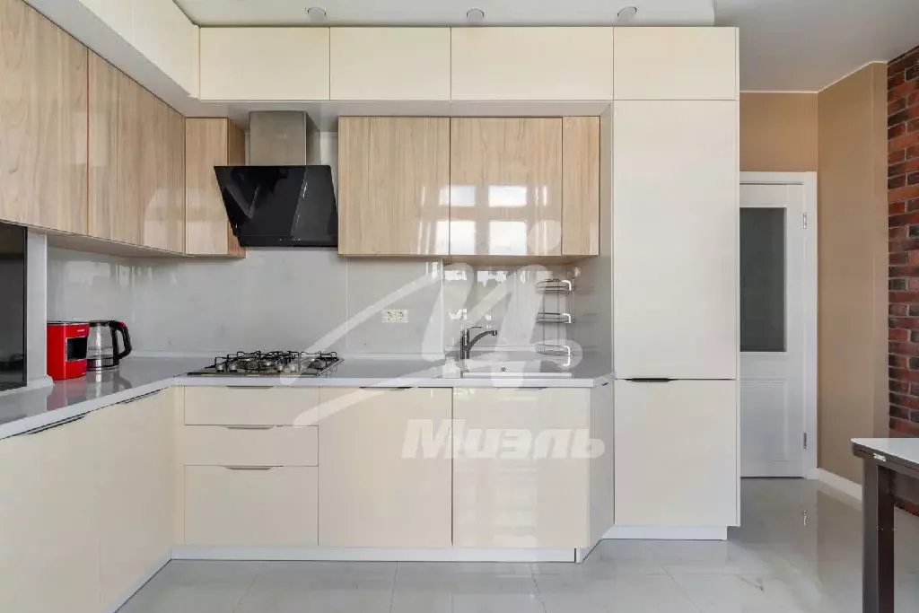 Продается 3-комнатная квартира - Фото 2