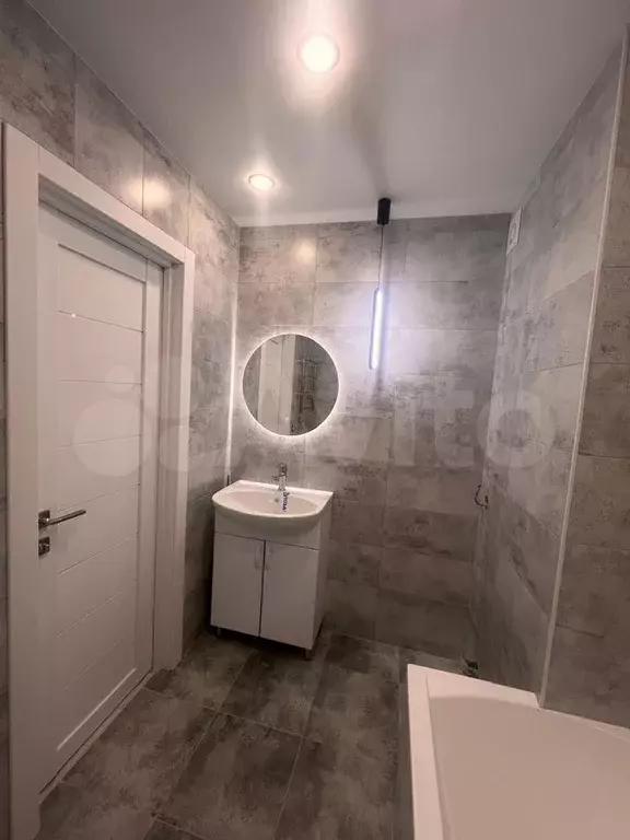 1-к. квартира, 35 м, 1/10 эт. - Фото 0