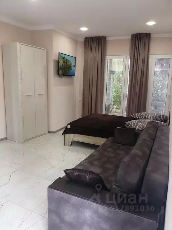 1-к кв. Крым, Ялта ул. Дмитриева, 9 (50.0 м) - Фото 1