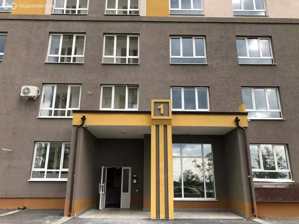 2-комнатная квартира: Оренбург, улица Неплюева, 2 (77 м) - Фото 2