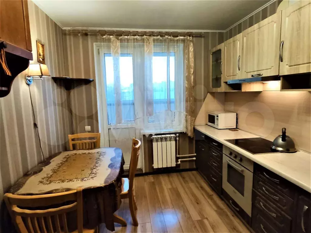 2-к. квартира, 60 м, 3/15 эт. - Фото 1