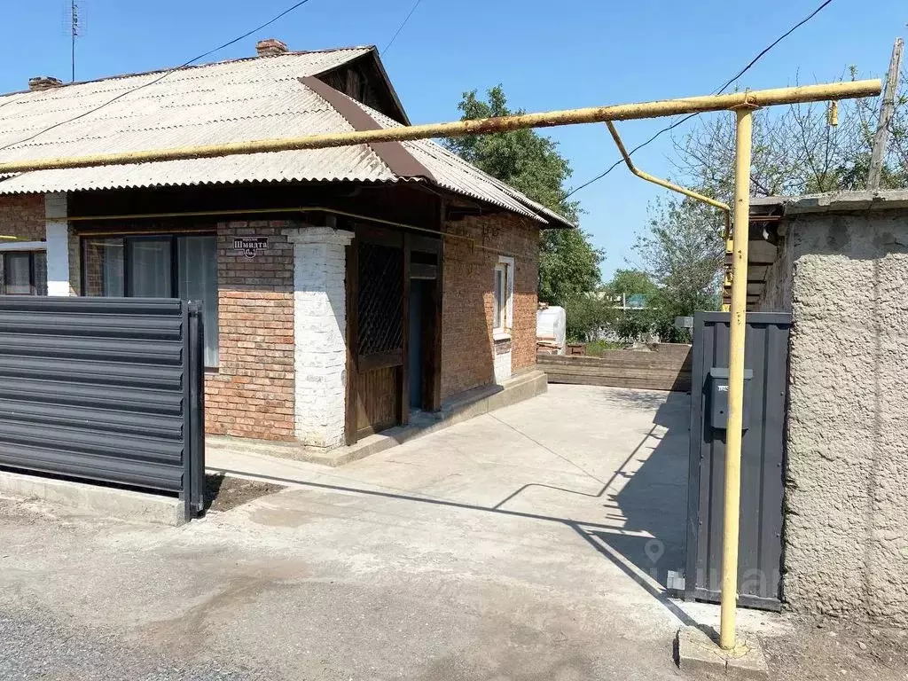 Дом в Ростовская область, Шахты пер. Шмидта, 47 (50 м) - Фото 0