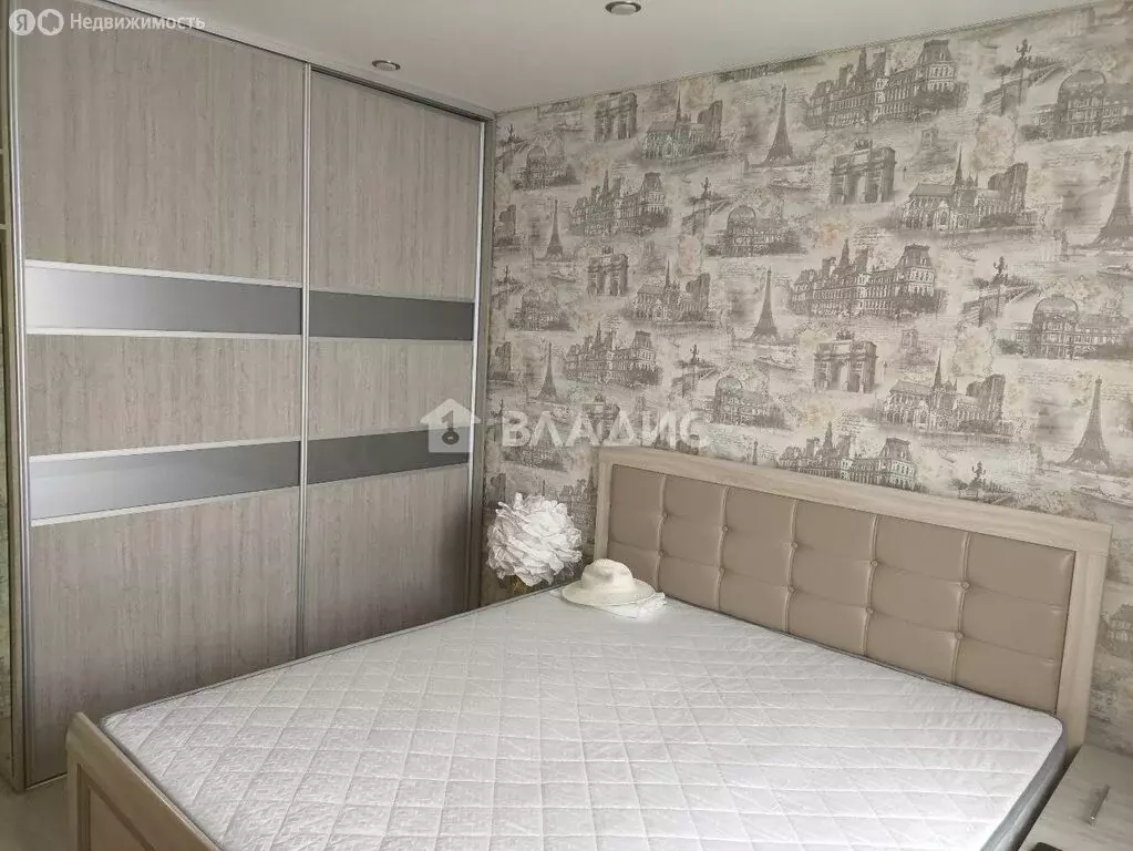 3-комнатная квартира: Строитель, улица Жукова, 11 (68.6 м) - Фото 1